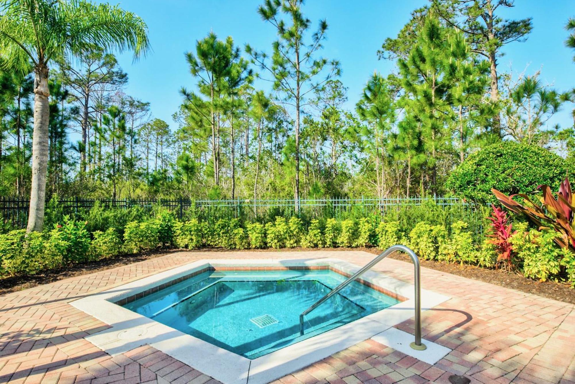 Stunning 2Br Condo With Hot Tub And Pool, Near Disney! Orlando Kültér fotó