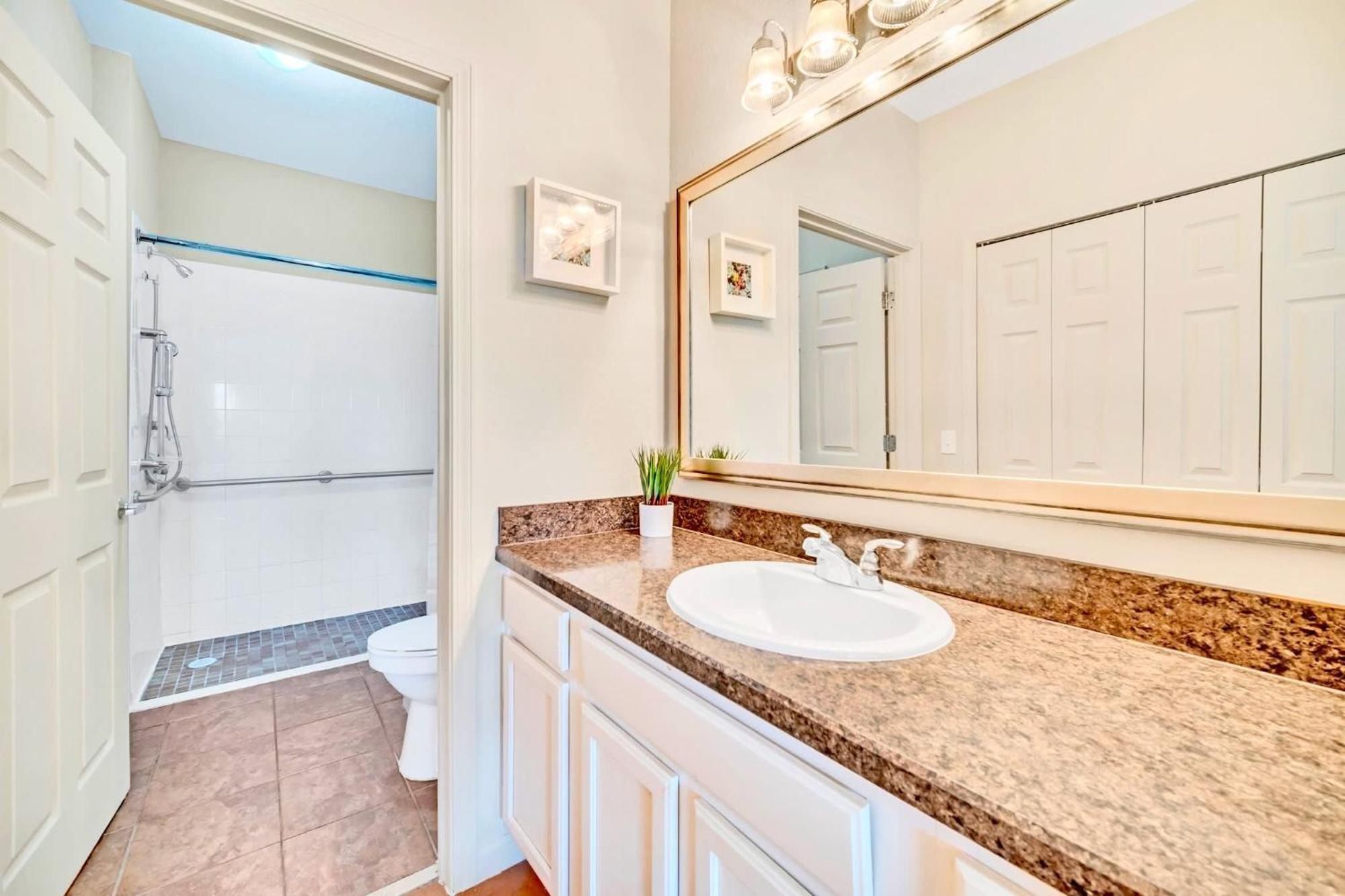 Stunning 2Br Condo With Hot Tub And Pool, Near Disney! Orlando Kültér fotó